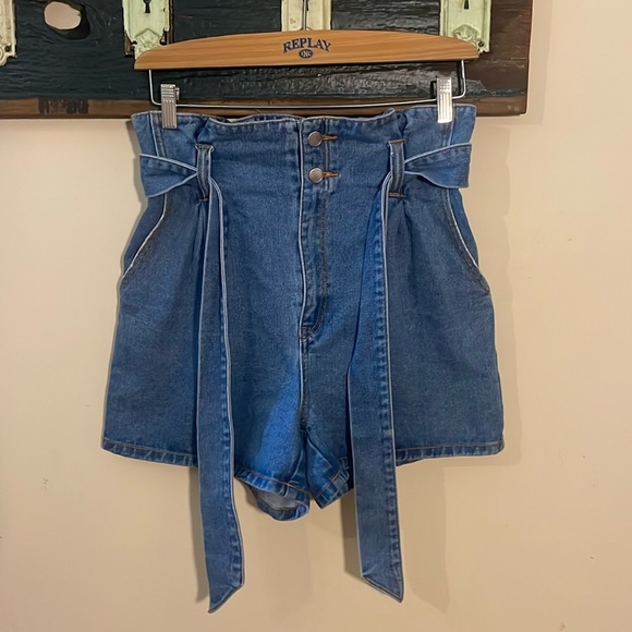 LOLË Talei Denim Stone Wash Paper Bag Waist Jean Shorts Size Medium - Picture 5 of 16